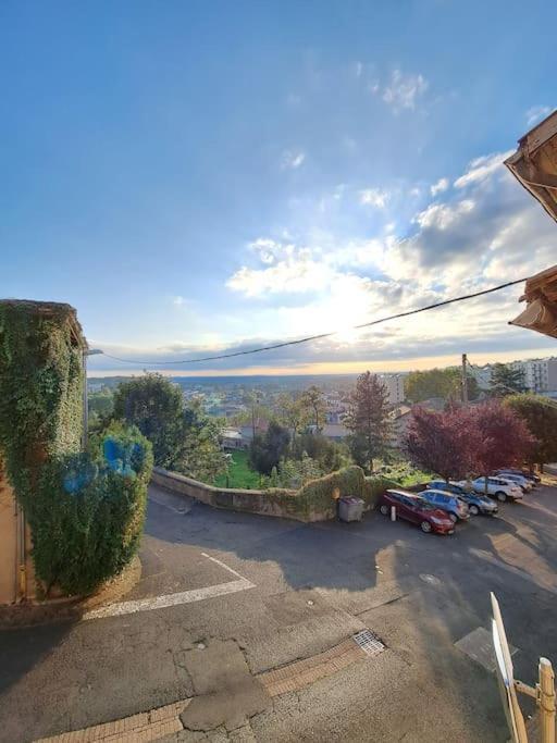 Charmant Duplex A Thiers, Vue Sur La Chaine Des Puys 外观 照片